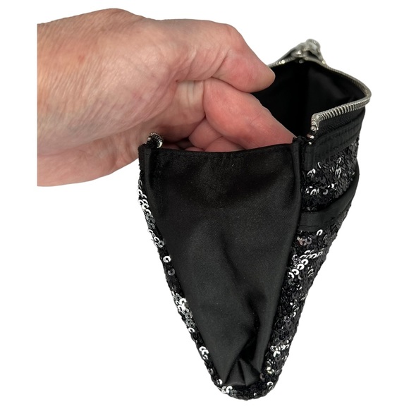 NWT Victoria's Secret Reversible Sequin Clutch Bag Black & Silver Zipper Closure - Picture 6 of 10